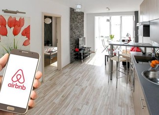 Airbnb: Εισόδημα σε Θεσσαλούς από ενοικιάσεις 3.880 σπιτιών