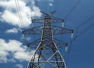 Τρία σενάρια στη μάχη για φθηνότερο ηλεκτρικό ρεύμα
