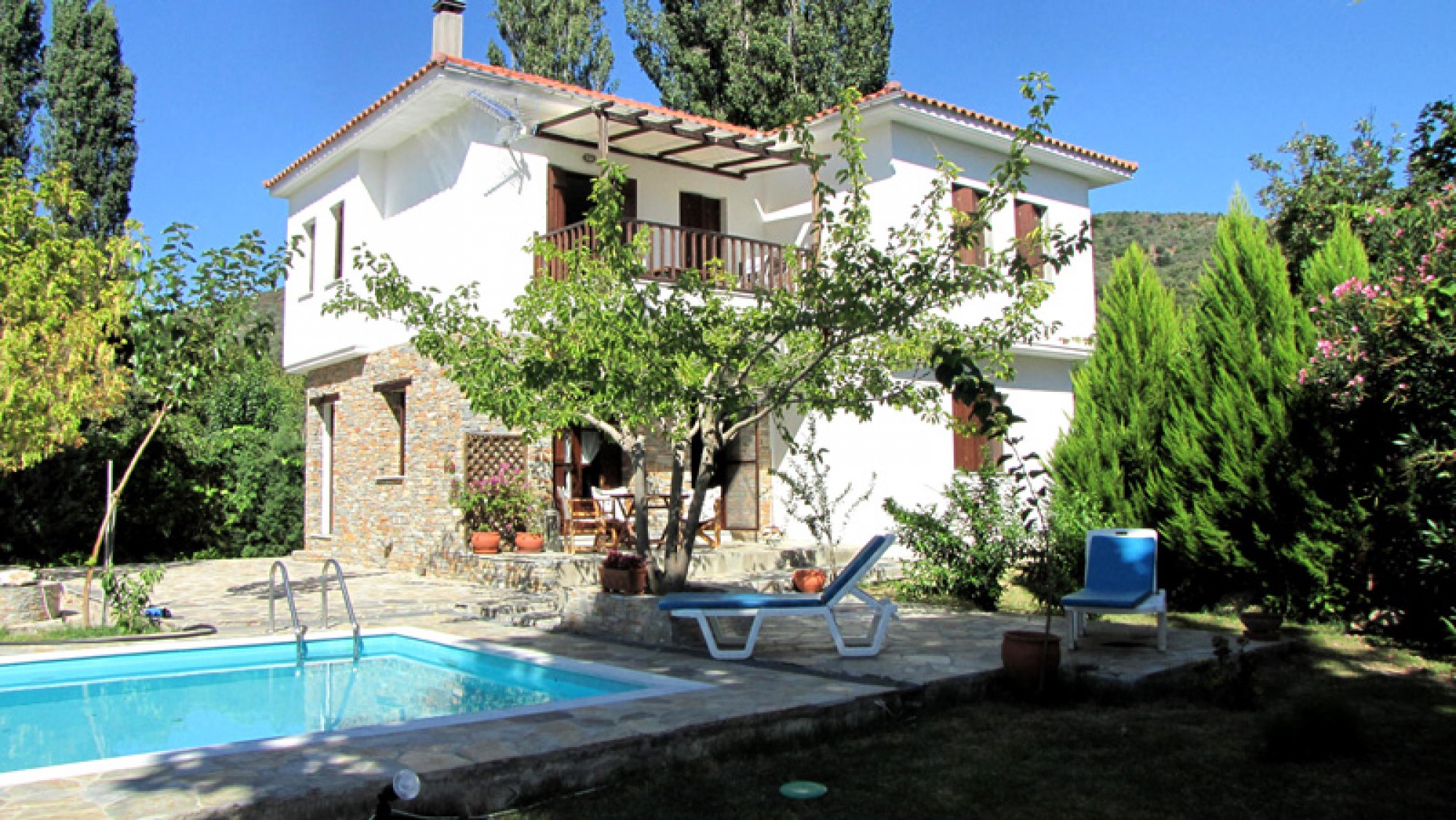 Έκρηξη κρατήσεων μέσω Airbnb για το Ελληνικό καλοκαίρι